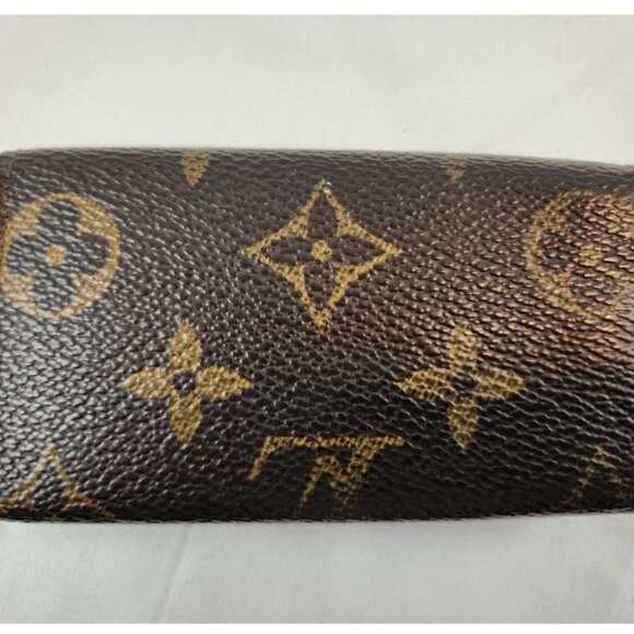 Authentic Louis Vuitton Brown Monogram Key Case 4 Ring Hook - Picture 2 of 15